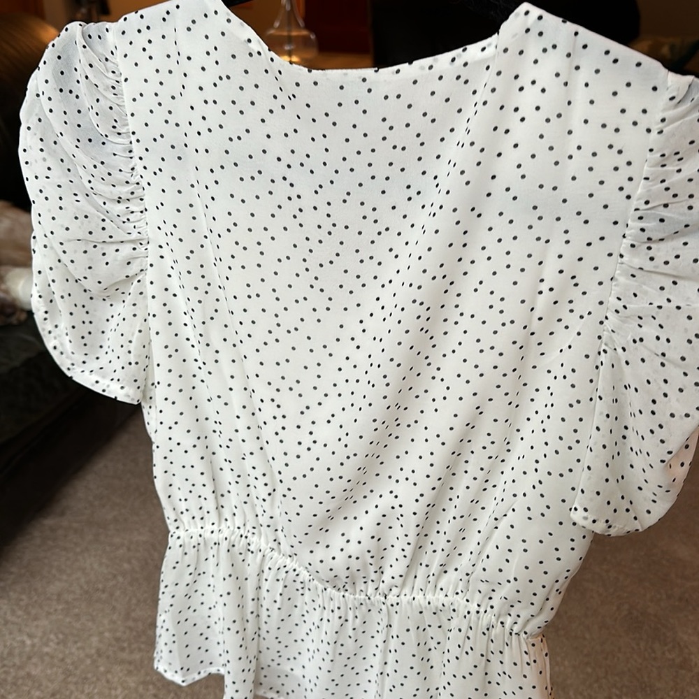 Beautiful blouse - Picture 4 of 6
